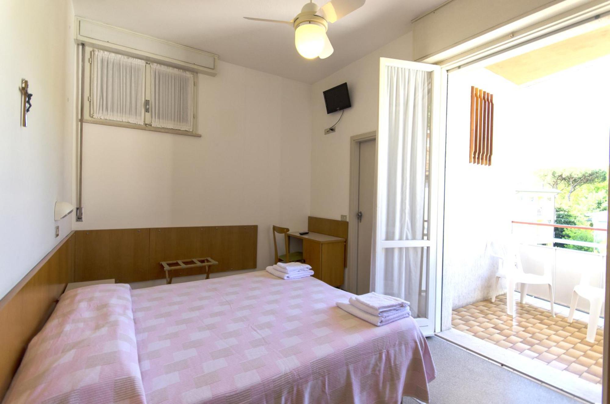 Hotel Villa Alberta B&B Cesenatico Bilik gambar