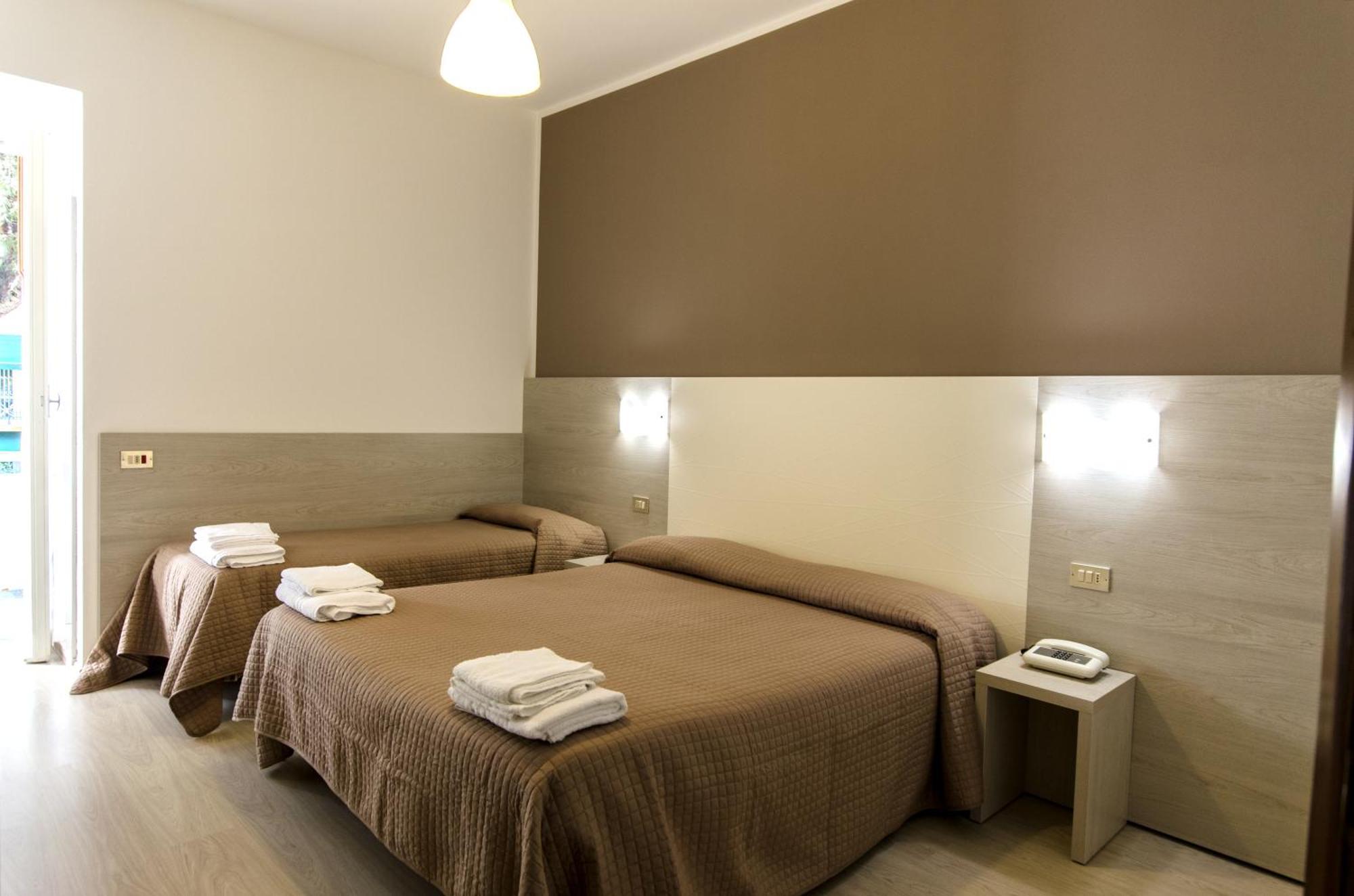Hotel Villa Alberta B&B Cesenatico Bilik gambar